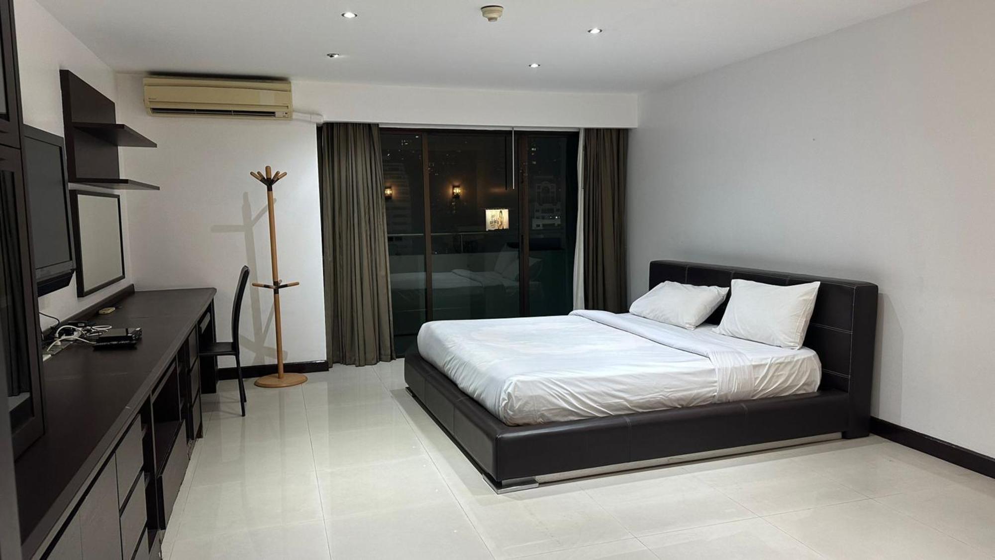 Affordable Serviced Apartments In Nana Omni Tower - Prime Sukhumvit Location Bangkok Exteriér fotografie