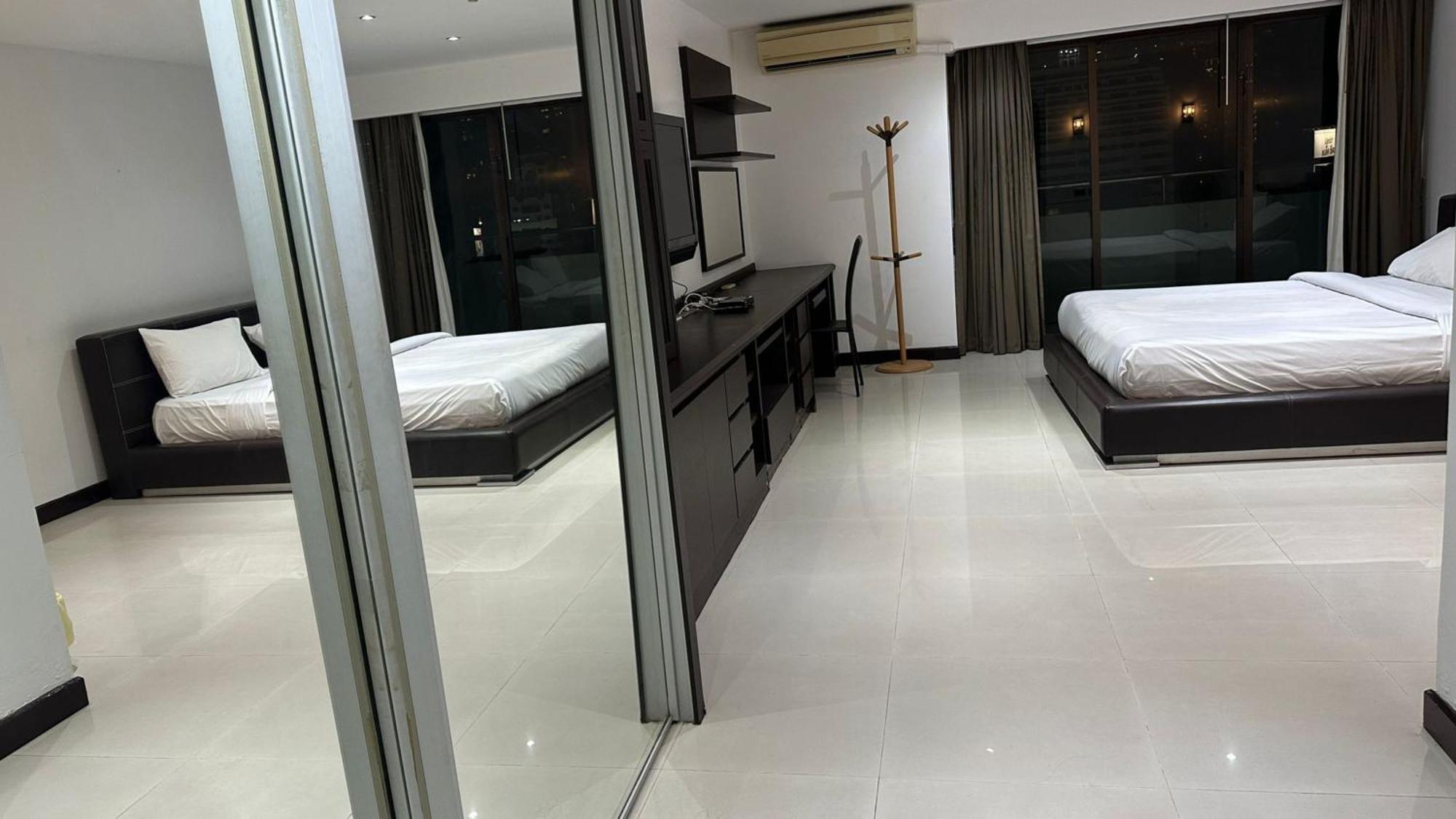 Affordable Serviced Apartments In Nana Omni Tower - Prime Sukhumvit Location Bangkok Exteriér fotografie