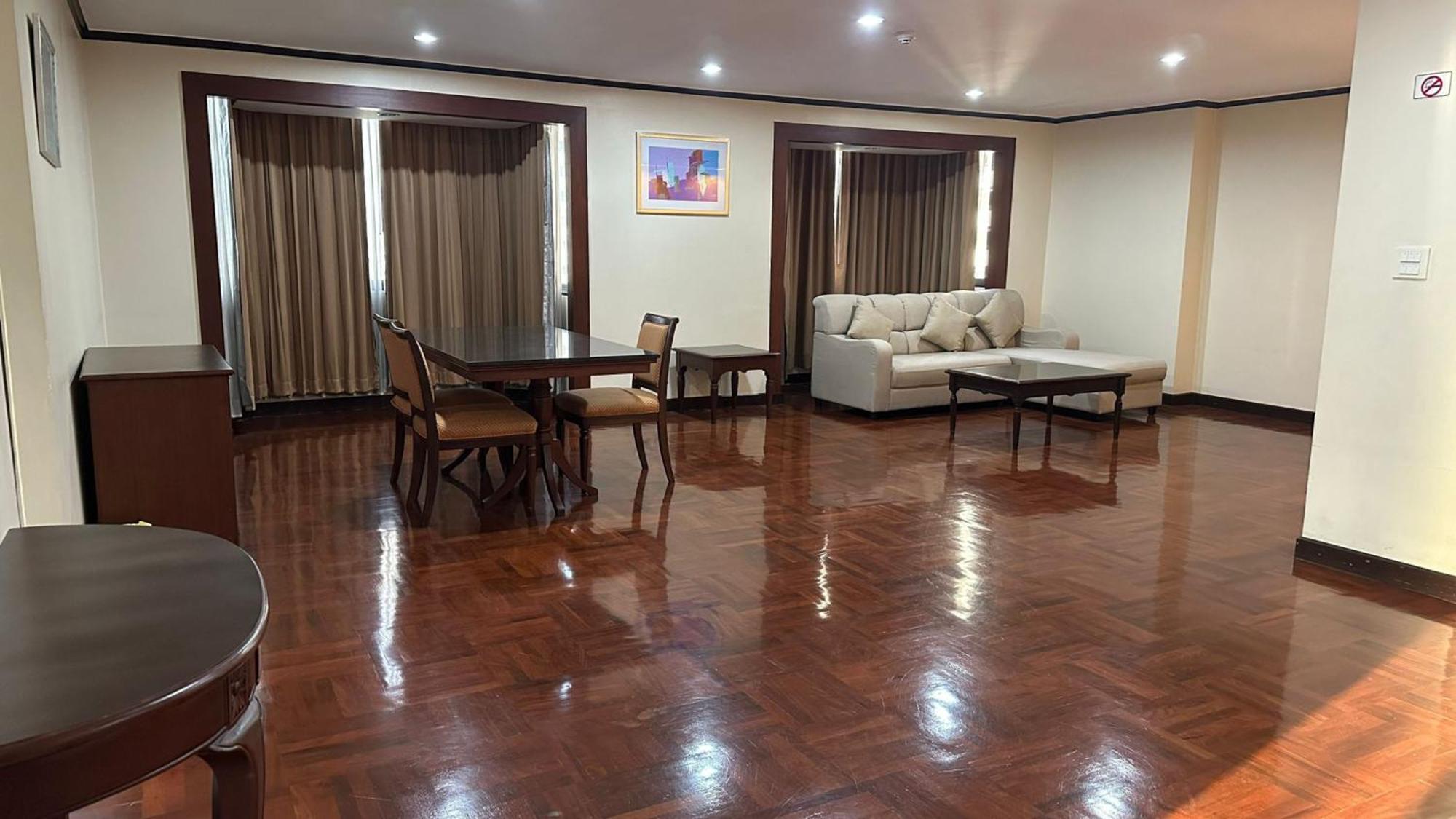 Affordable Serviced Apartments In Nana Omni Tower - Prime Sukhumvit Location Bangkok Exteriér fotografie