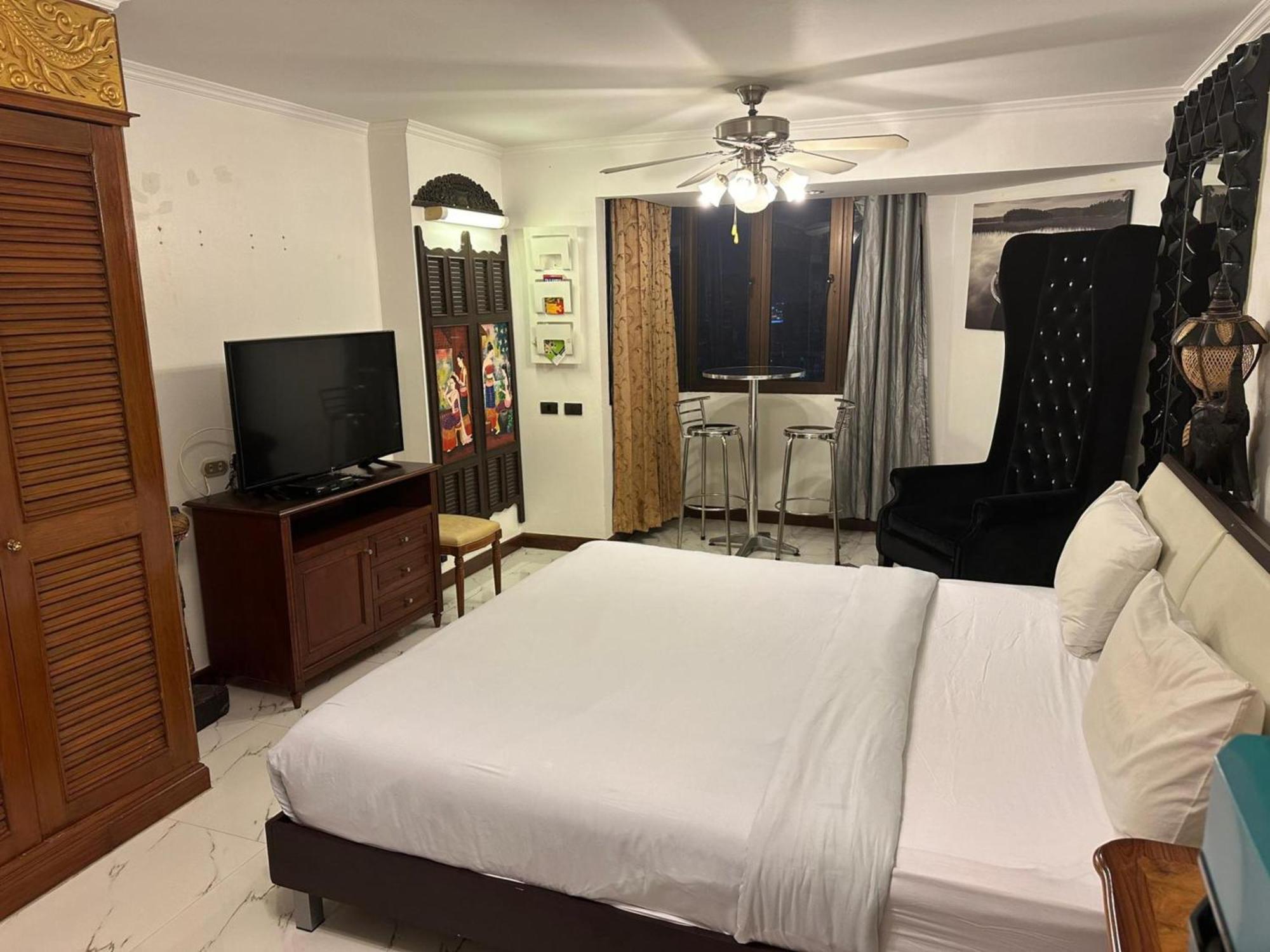 Affordable Serviced Apartments In Nana Omni Tower - Prime Sukhumvit Location Bangkok Exteriér fotografie