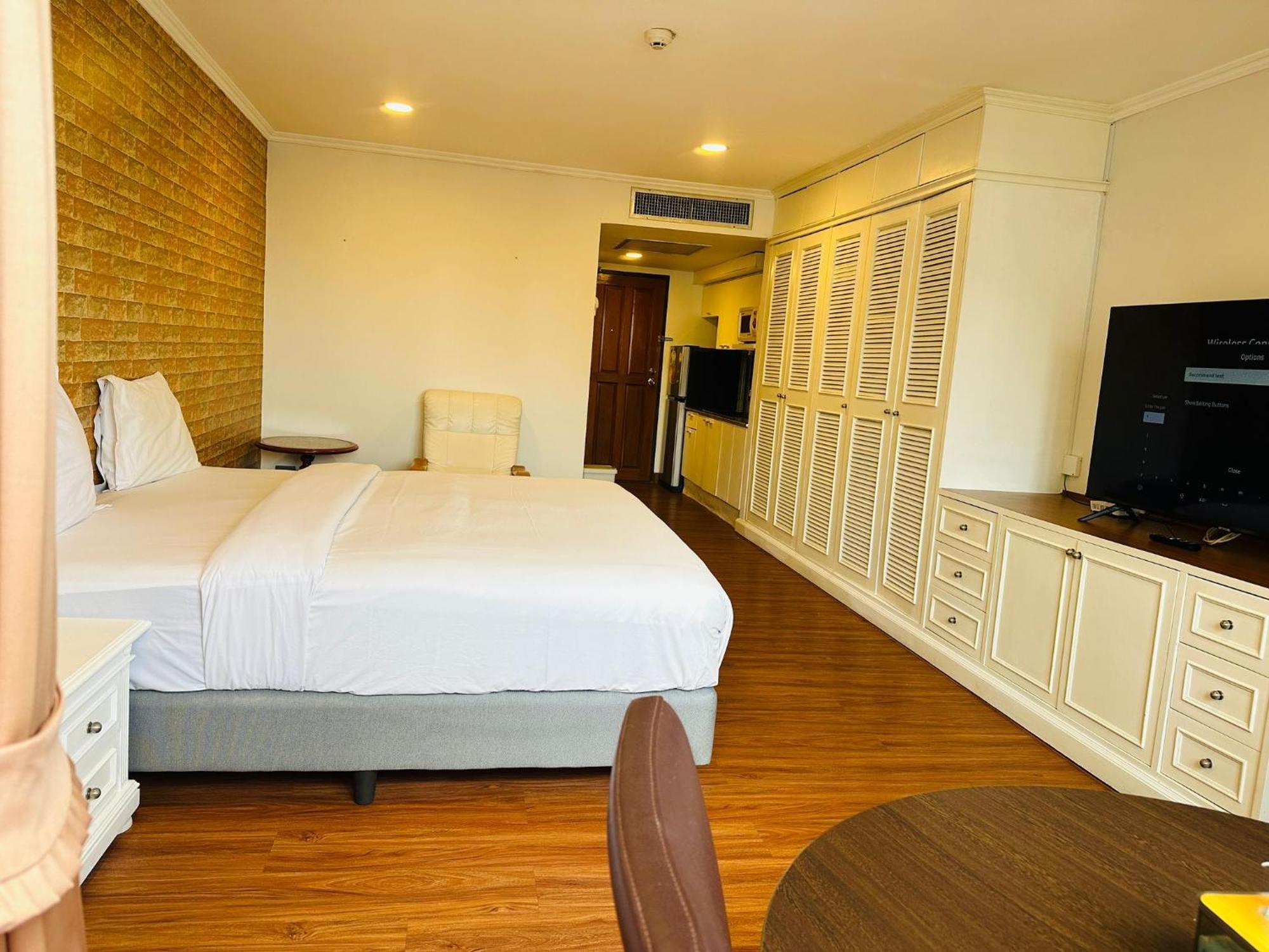 Affordable Serviced Apartments In Nana Omni Tower - Prime Sukhumvit Location Bangkok Exteriér fotografie