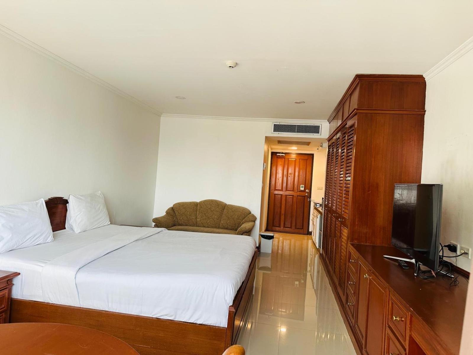 Affordable Serviced Apartments In Nana Omni Tower - Prime Sukhumvit Location Bangkok Exteriér fotografie